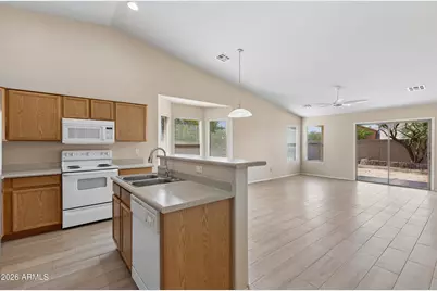 1576 E Gabrilla Drive, Casa Grande, AZ 85122 - Photo 2