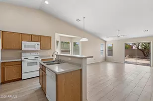 1576 E Gabrilla Dr, Casa Grande, AZ 85122 - Photo 2