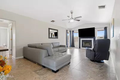 15856 W Skinner Road, Surprise, AZ 85387 - Photo 10