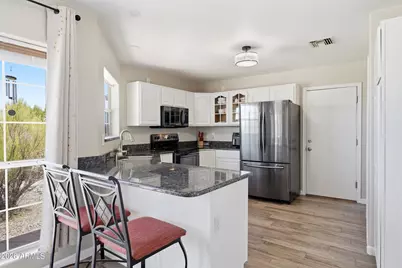 15856 W Skinner Road, Surprise, AZ 85387 - Photo 4