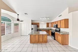 1109 E Montoya Ln, Phoenix, AZ 85024 - Photo 6