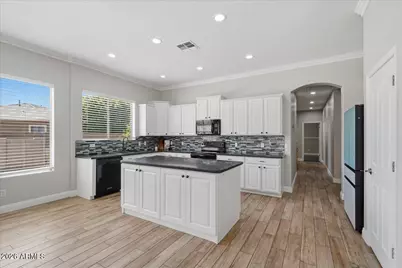 845 N Thunderbird Avenue, Gilbert, AZ 85234 - Photo 12