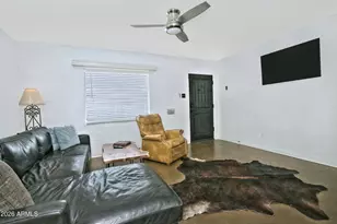 1923 W Earll Dr, Phoenix, AZ 85015 - Photo 10