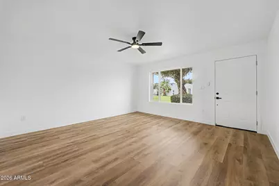 6618 N 46th Avenue, Glendale, AZ 85301 - Photo 2