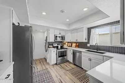 6559 N Villa Manana Drive, Phoenix, AZ 85014 - Photo 10