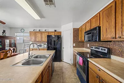 1618 W Pecan Road, Phoenix, AZ 85041 - Photo 12