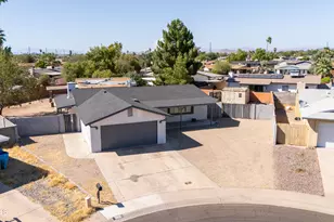 922 W Angela Dr, Phoenix, AZ 85023 - Photo 2