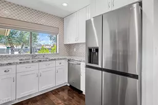 5219 E Winchcomb Dr, Scottsdale, AZ 85254 - Photo 8