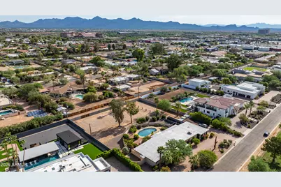 8622 E Cactus Wren Road, Scottsdale, AZ 85250 - Photo 8