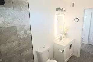 2516 N 47th Dr, Phoenix, AZ 85035 - Photo 8
