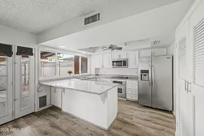 1615 E Newport Drive, Tempe, AZ 85282 - Photo 2