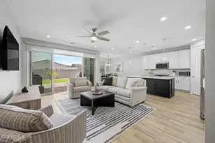 13187 W Redstone Dr, Peoria, AZ 85383 - Photo 2
