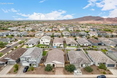 13187 W Redstone Drive, Peoria, AZ 85383 - Photo 2