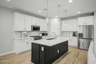13187 W Redstone Dr, Peoria, AZ 85383 - Photo 4
