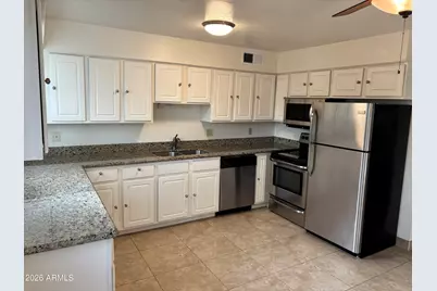 4111 E Camelback Road #17, Phoenix, AZ 85018 - Photo 6