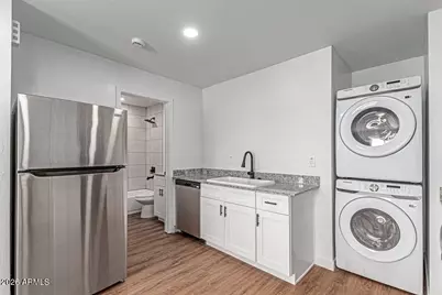 3153 W Sweetwater Avenue #2, Phoenix, AZ 85029 - Photo 2