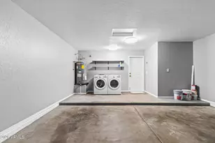 6333 W Nez Perce St, Phoenix, AZ 85043 - Photo 60