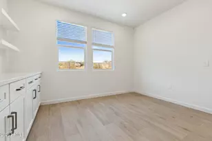 9743 S 12th St, Phoenix, AZ 85042 - Photo 8