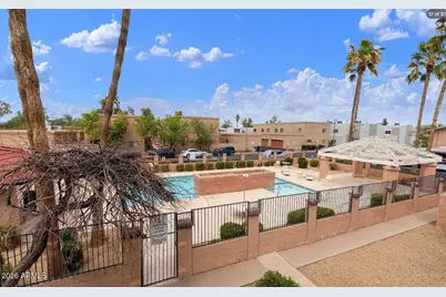 2829 E Tracy Lane #4, Phoenix, AZ 85032 - Photo 16