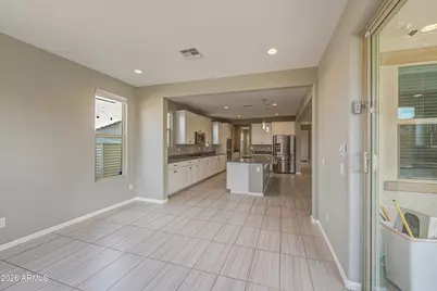19040 W Becker Lane, Surprise, AZ 85388 - Photo 4