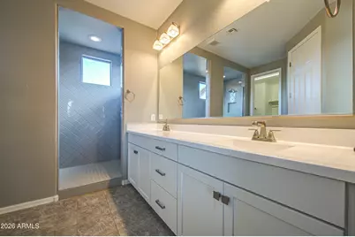 19040 W Becker Lane, Surprise, AZ 85388 - Photo 18