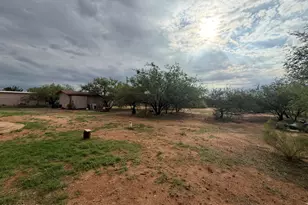 5655 S Calle De La Rosa Dr, Hereford, AZ 85615 - Photo 12