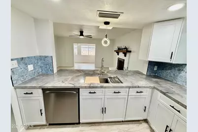 5817 W Tierra Buena Lane, Glendale, AZ 85306 - Photo 16