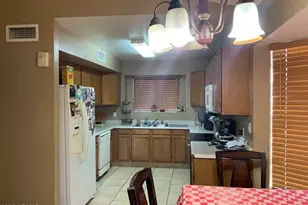 8805 W Vale Dr, Phoenix, AZ 85037 - Photo 6