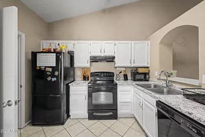 118 N Heritage Drive, Gilbert, AZ 85234 - Photo 14