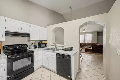 118 N Heritage Drive, Gilbert, AZ 85234 - Photo 12