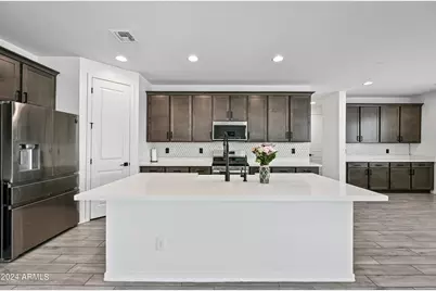 13360 W Briles Road, Peoria, AZ 85383 - Photo 8