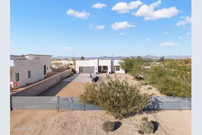 2252 E South Mountain Avenue, Phoenix, AZ 85042 - Photo 2