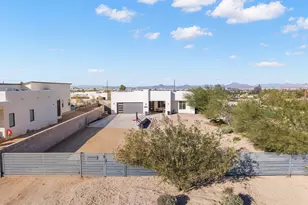2252 E South Mountain Ave, Phoenix, AZ 85042 - Photo 2