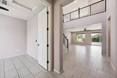 9559 W Fallen Leaf Lane, Peoria, AZ 85383 - Photo 2