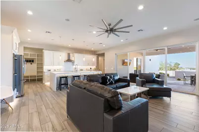 2252 E South Mountain Avenue, Phoenix, AZ 85042 - Photo 18