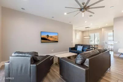 2252 E South Mountain Avenue, Phoenix, AZ 85042 - Photo 12