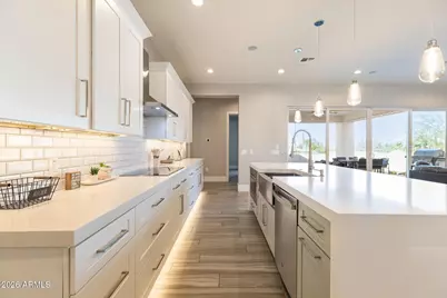 2252 E South Mountain Avenue, Phoenix, AZ 85042 - Photo 8