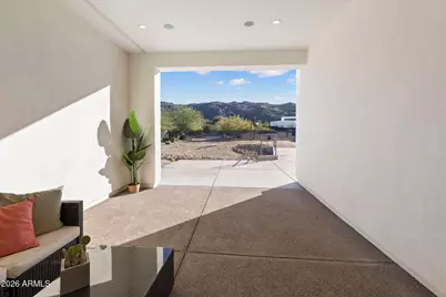2252 E South Mountain Avenue, Phoenix, AZ 85042 - Photo 2