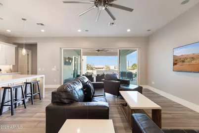 2252 E South Mountain Avenue, Phoenix, AZ 85042 - Photo 14