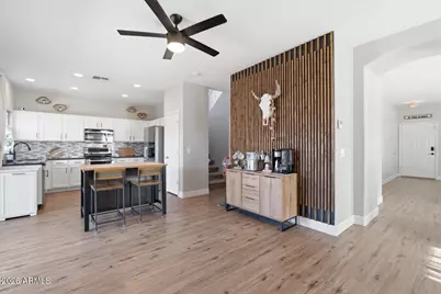 14630 W Hearn Road, Surprise, AZ 85379 - Photo 8