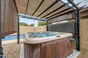 1071 S Honeysuckle Ln, Gilbert, AZ 85296 - Photo 2
