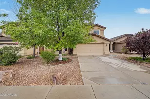 1071 S Honeysuckle Ln, Gilbert, AZ 85296 - Photo 4