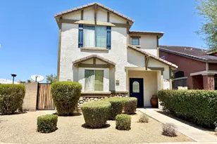3708 E Kerry Ln, Phoenix, AZ 85050 - Photo 2
