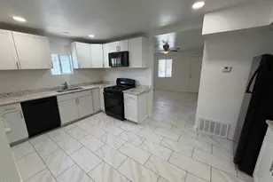 9012 N 14th St, Phoenix, AZ 85020 - Photo 2