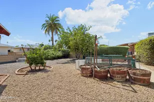 10906 W Roundelay Circle S, Sun City, AZ 85351 - Photo 38