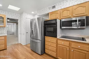10906 W Roundelay Circle S, Sun City, AZ 85351 - Photo 8