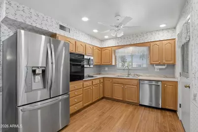 10906 W Roundelay Circle S, Sun City, AZ 85351 - Photo 6