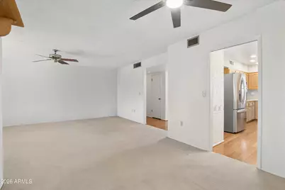 10906 W Roundelay Circle S, Sun City, AZ 85351 - Photo 12