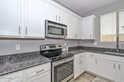 10218 W Levi Drive, Tolleson, AZ 85353 - Photo 8