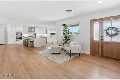 5102 E Poinsettia Drive, Scottsdale, AZ 85254 - Photo 2